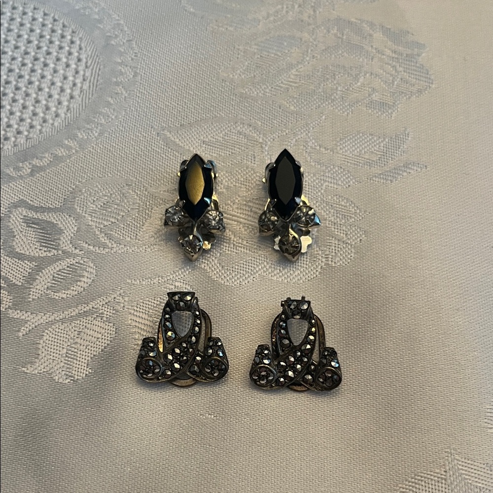 Elegant Black and Silver Earrings Set